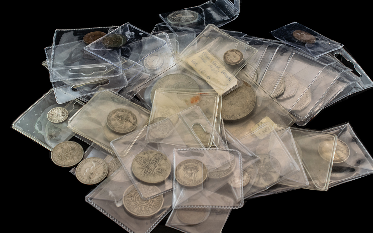 A Small Mixed Lot of Coins to include Commemorative Crowns, silver three pences, silver shillings,