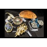 Six Vintage Brooches, comprising a Cloisonne enamel swan round marked 'Fish',