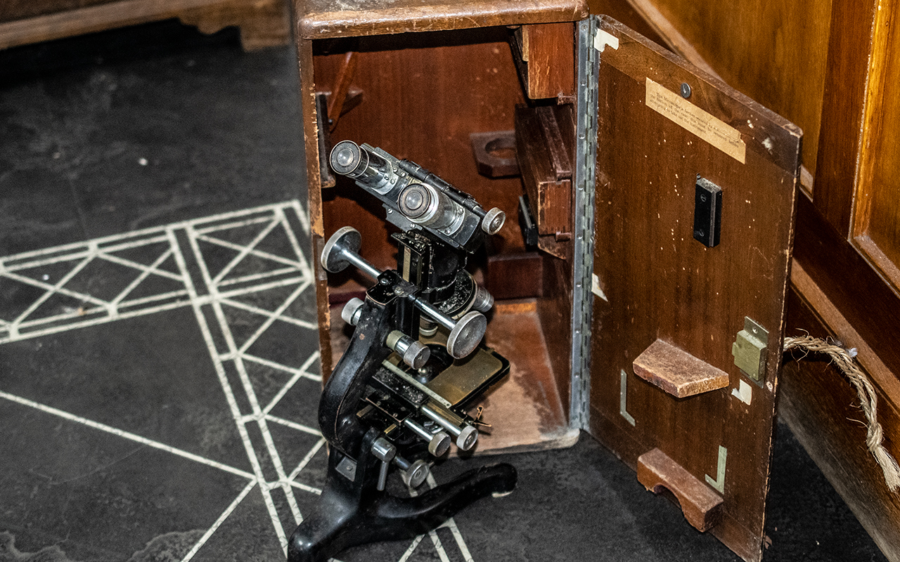 Vintage Microscope in Wooden Locking Case, box measures 18" x 9",