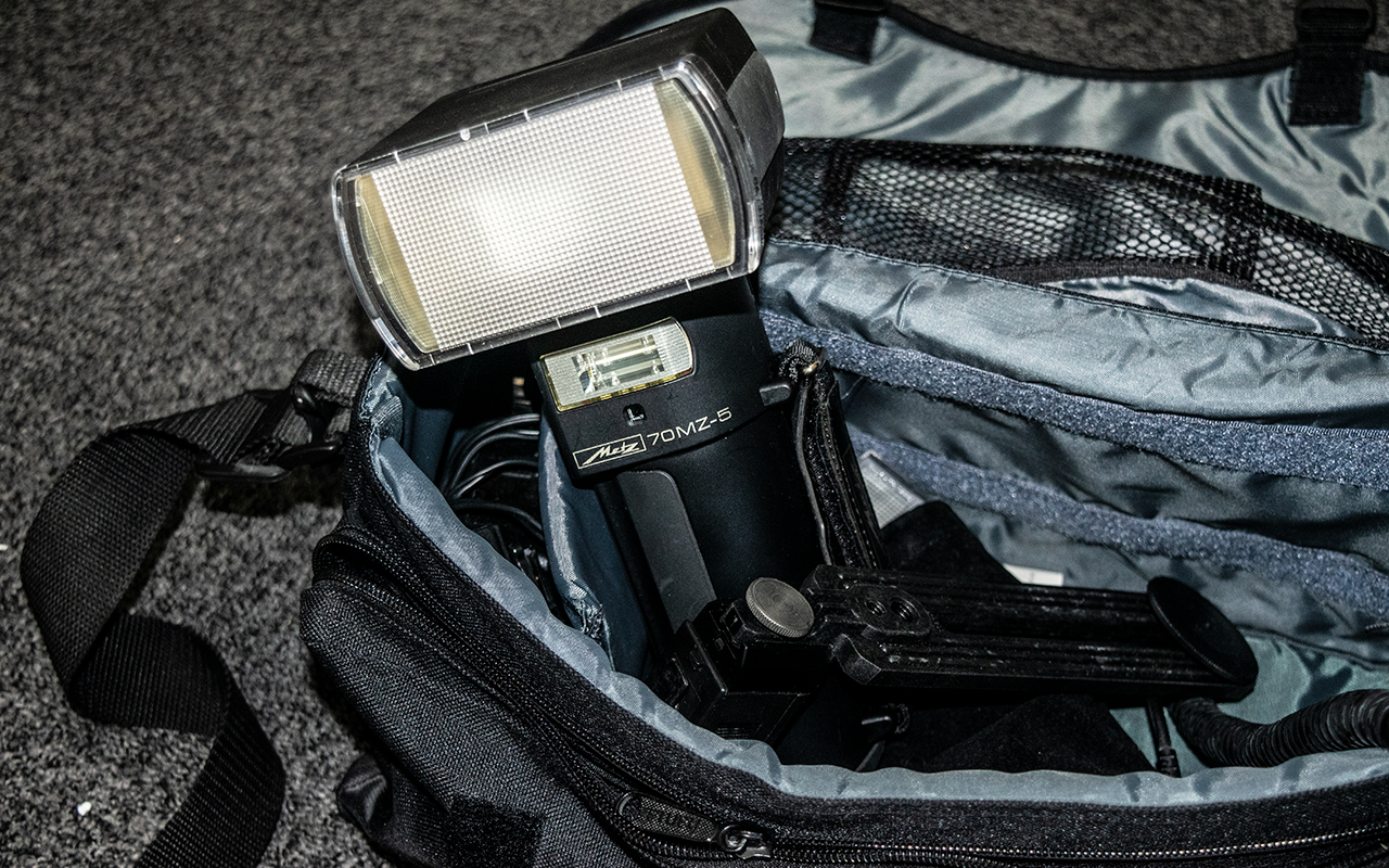 Cased Flash Lights with Metre - Metz (Siemens - SCA - 300) and a Metz Flash 70MZ - 5 with - Image 2 of 3