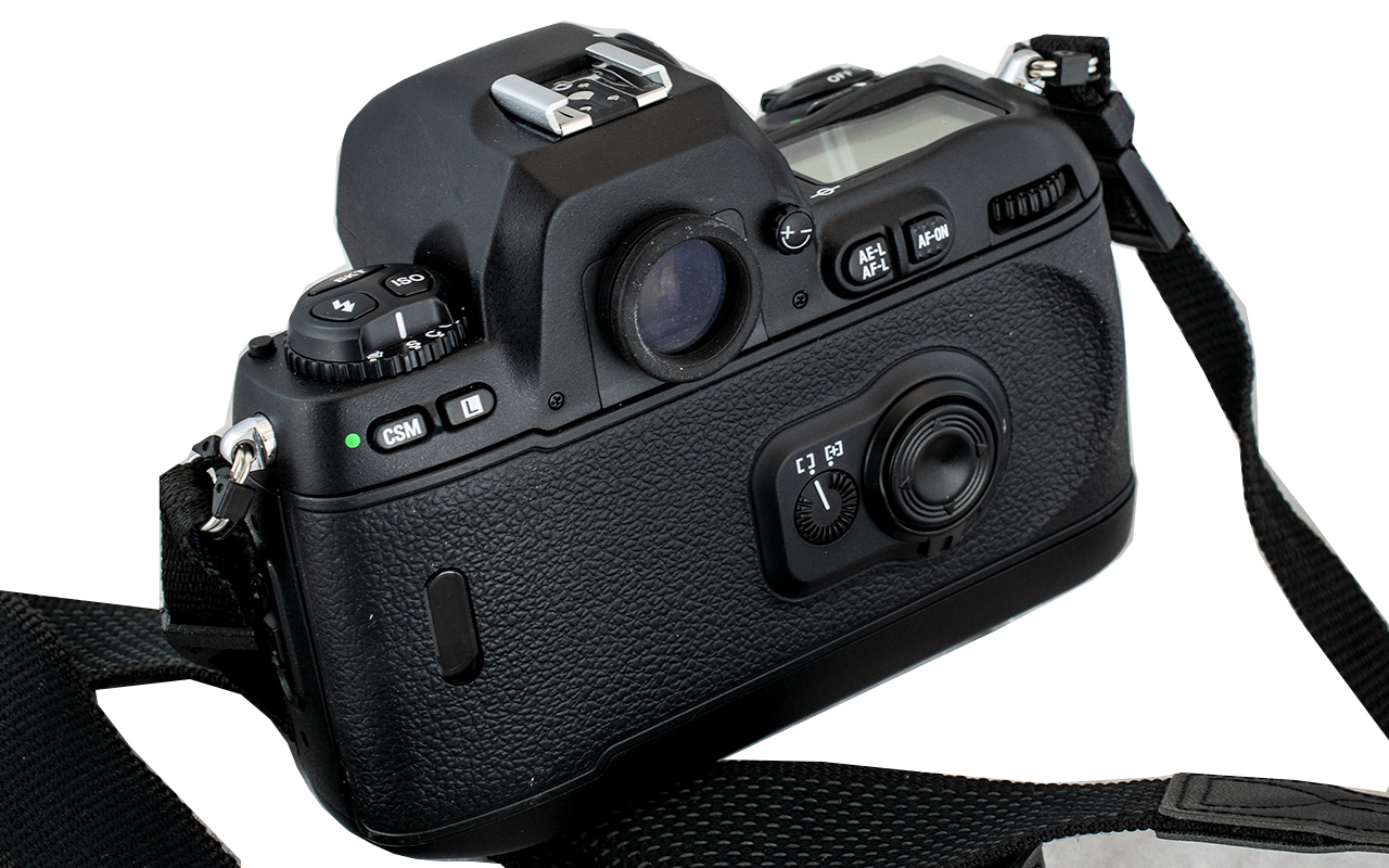 Nikon - F100 35 mm SLR Film, Black Body Only. In Wonderful Condition ( Mint ) With Shoulder Strap. - Image 2 of 2