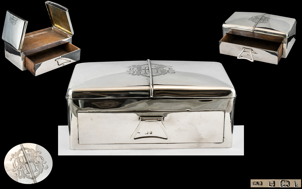 Edwardian Period - Superb Quality Sterling Silver Gentleman's Desk / Lidded Cigar / Cigarette Box