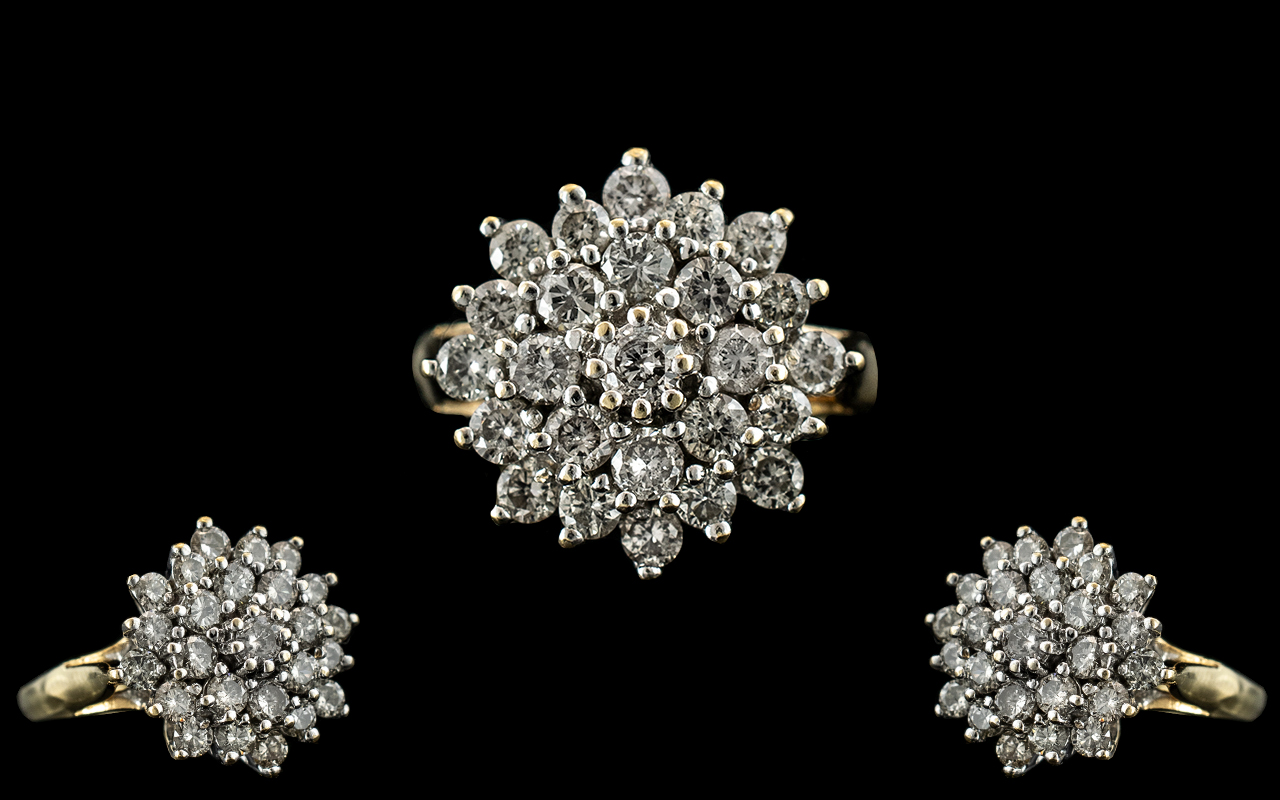 Ladies - 18ct Gold Attractive Diamond Set Cluster Ring - Flower head Design. All Brilliant Cut