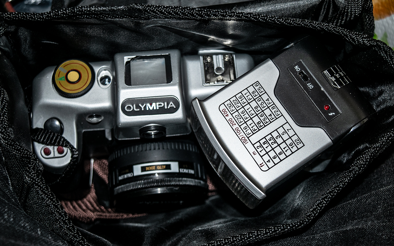 A Collection of Photography Related items to include various lenses, a Canon CE-4 camera and lens, - Image 5 of 6
