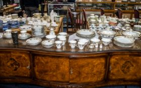 Noritake Dinner Service in white ground with gilt design, comprising 6 x 10" dinner plates,