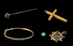 Small Collection of Antique Jewellery, comprising a 9ct gold hinged bangle,