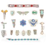 Eighteen items of Art Deco and later paste set jewellery.