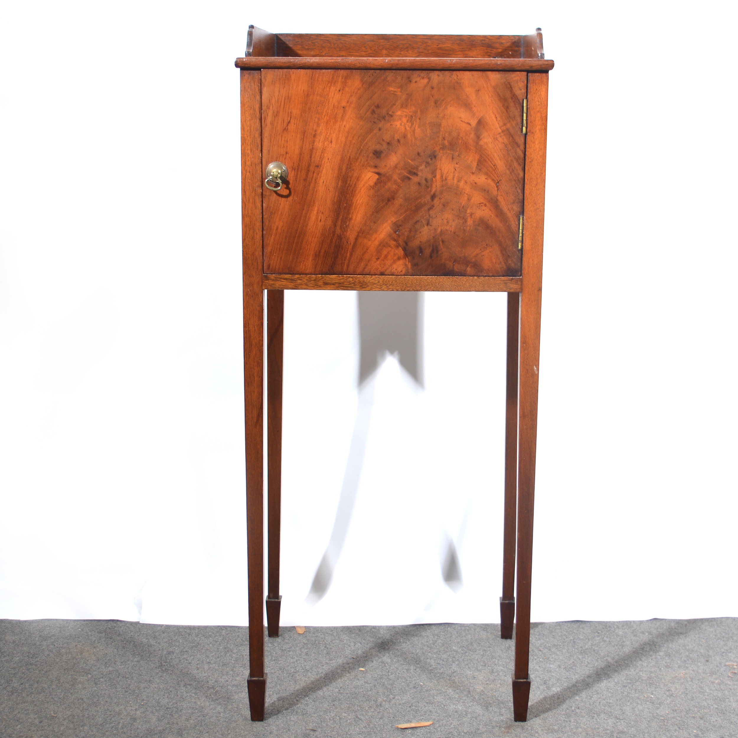 Victorian mahogany pot cupboard.