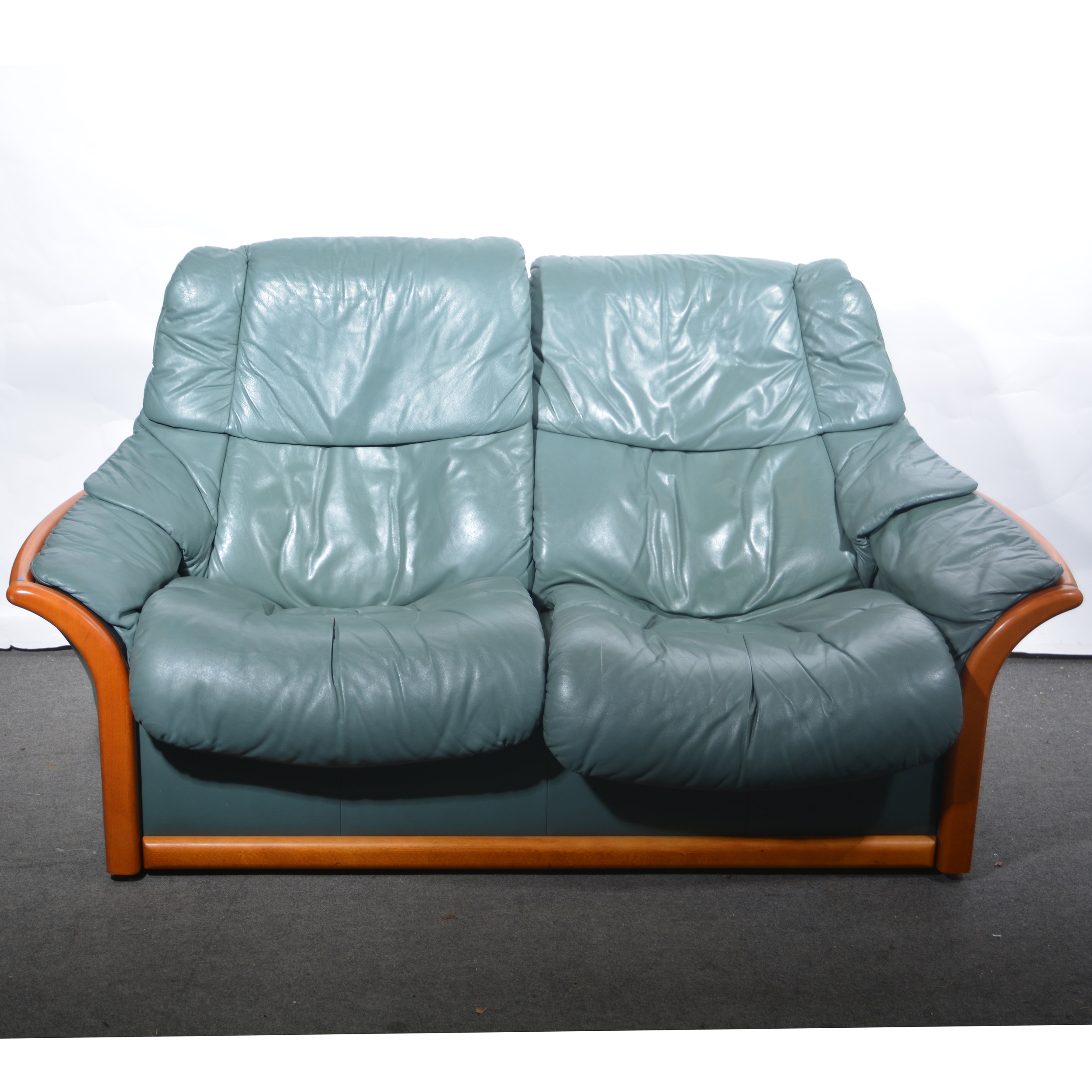 A pair of 'Stressless' leather adjustable easy chairs, with stools, and a two-seat sofa. - Image 2 of 2