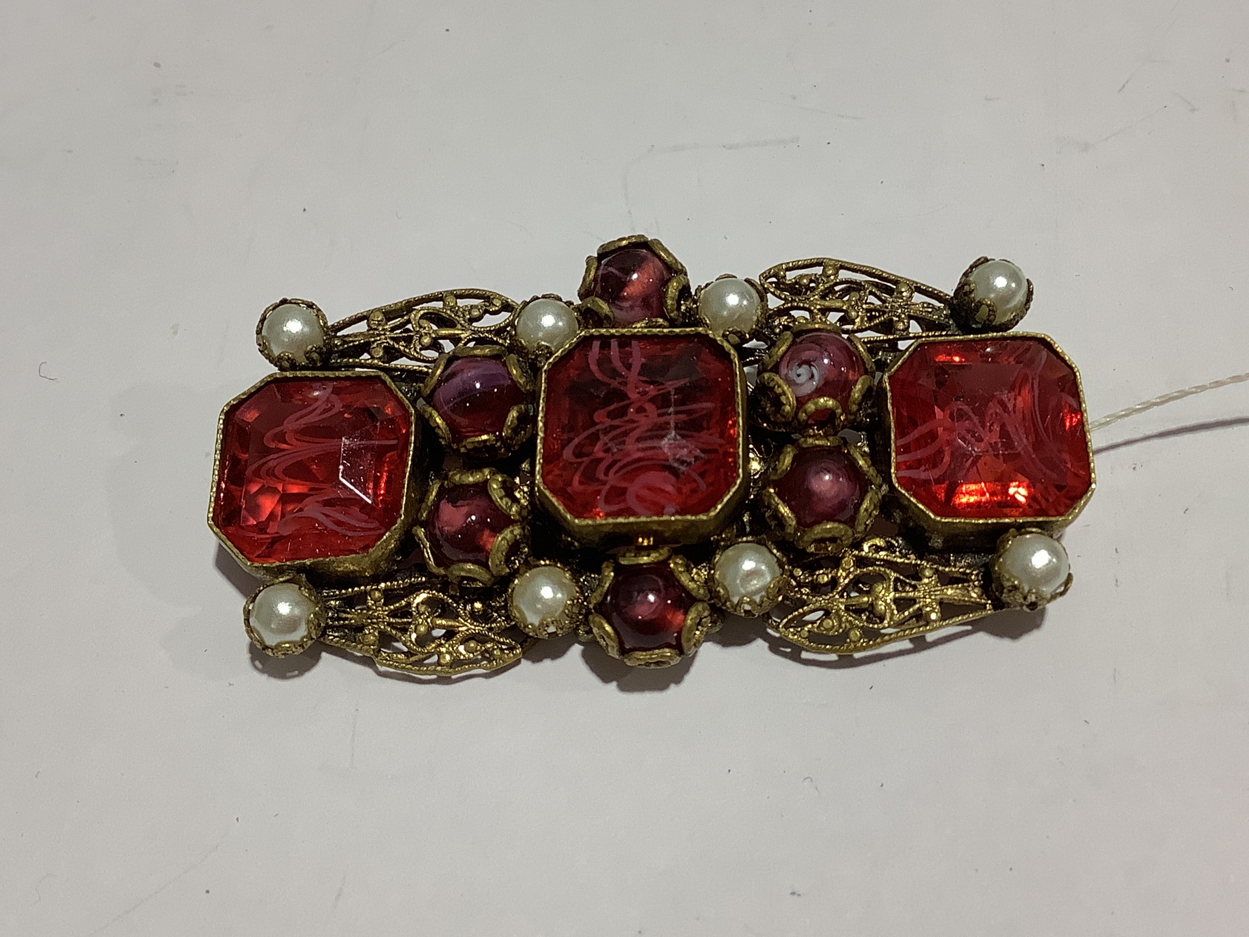 Vintage costume jewellery in the antique style, brooches, bracelet with seals, earrings. - Image 11 of 16