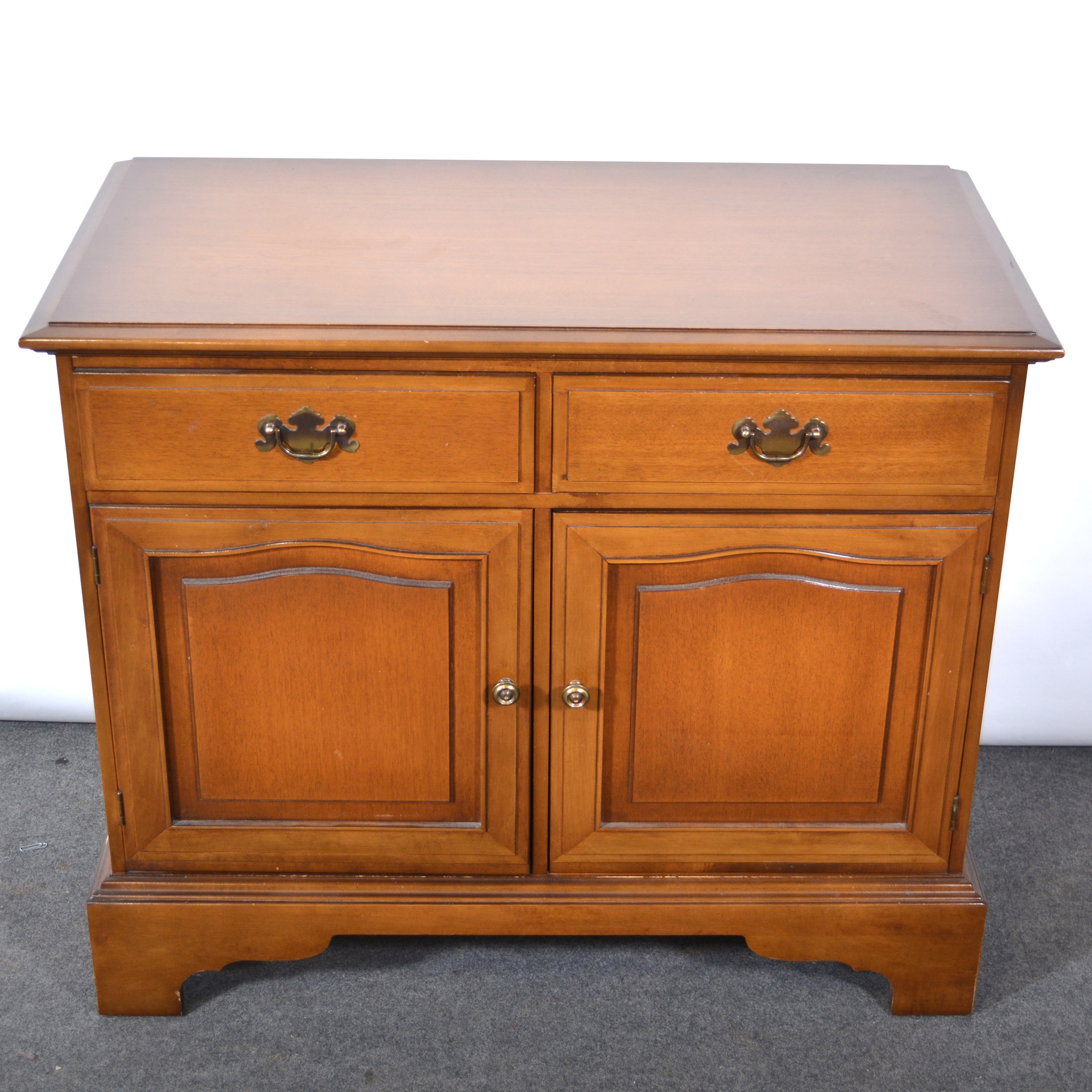 Reproduction walnut cupboard, - Image 2 of 2