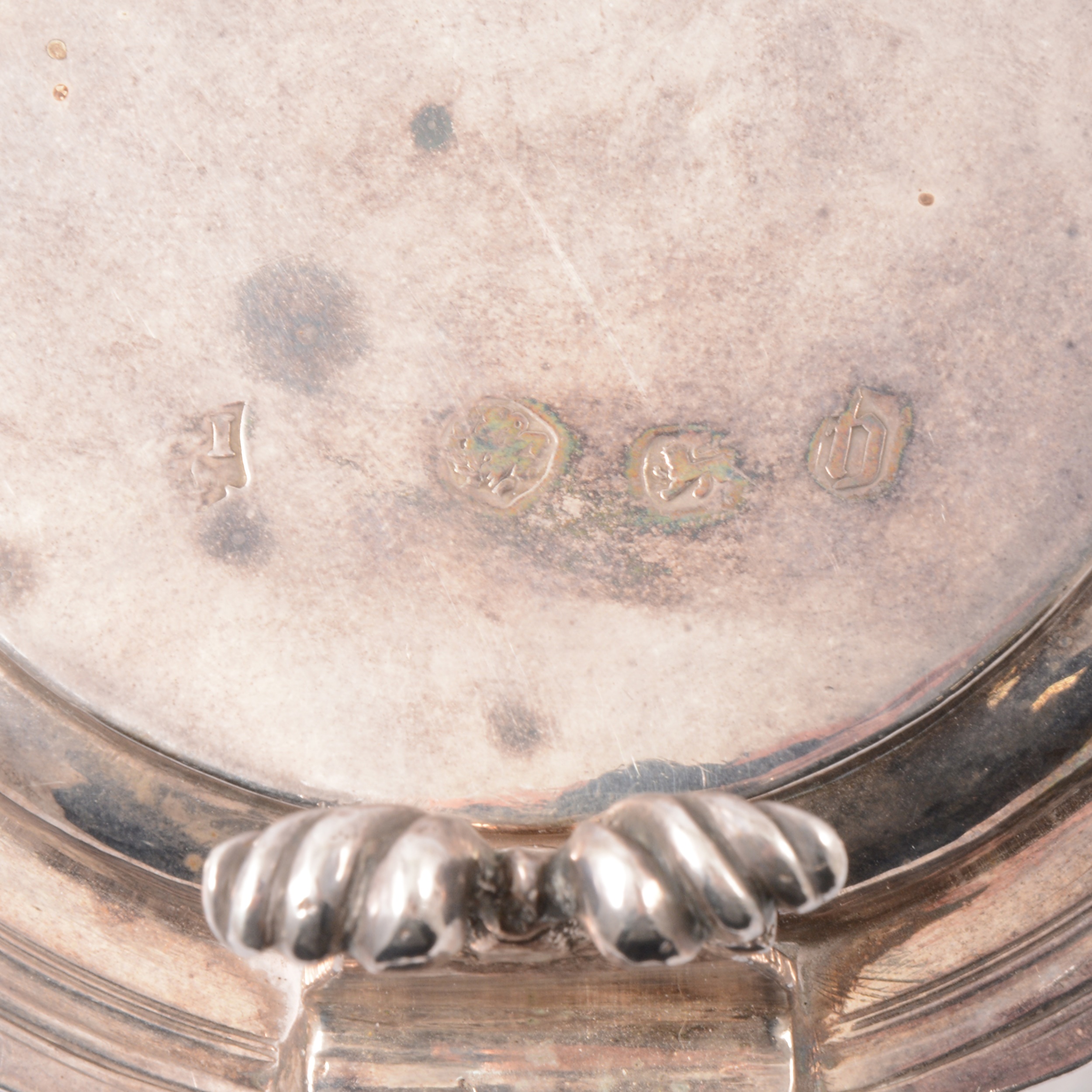 Charles II silver lidded tankard, makers mark I.I, London 1685. - Image 2 of 14