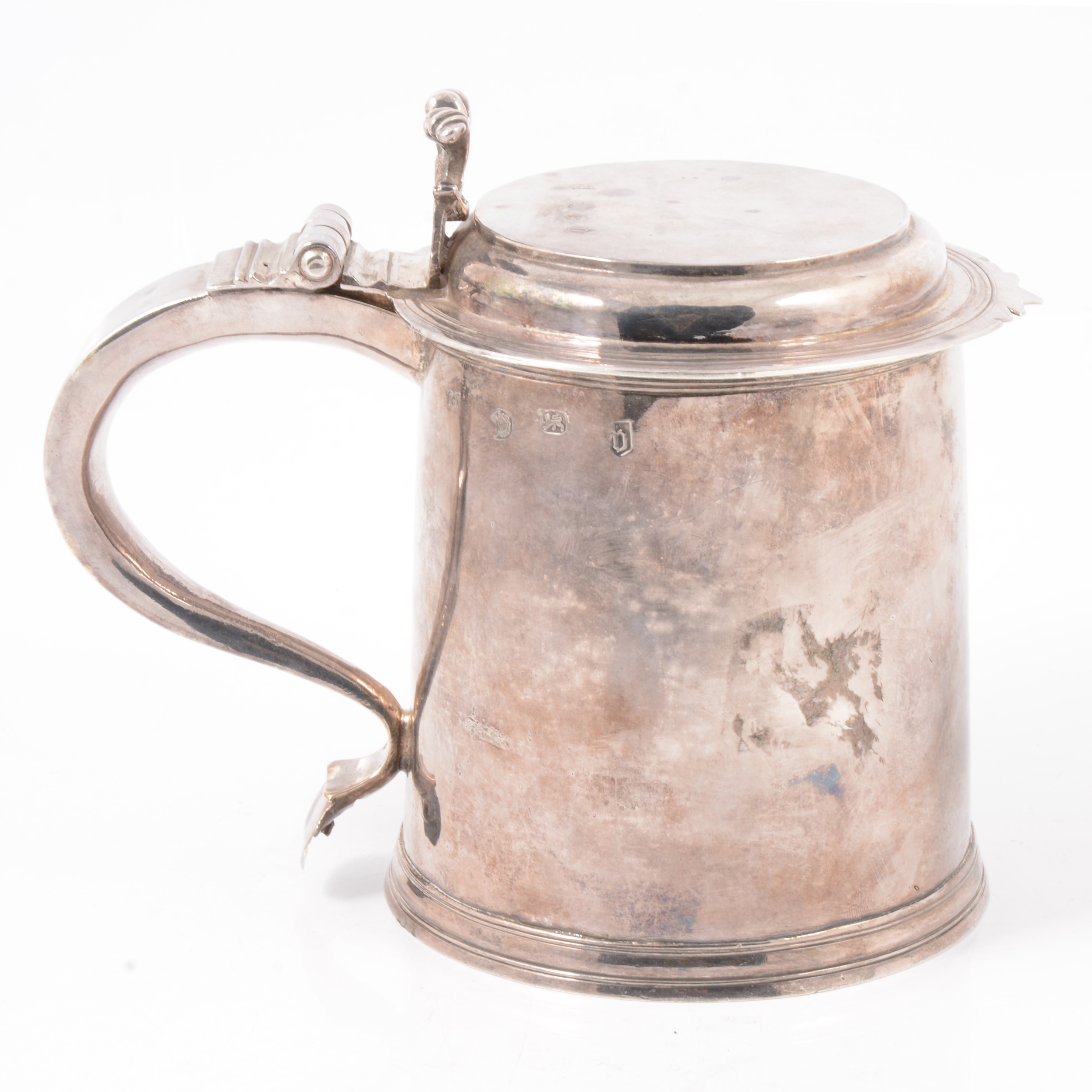 Charles II silver lidded tankard, makers mark I.I, London 1685.