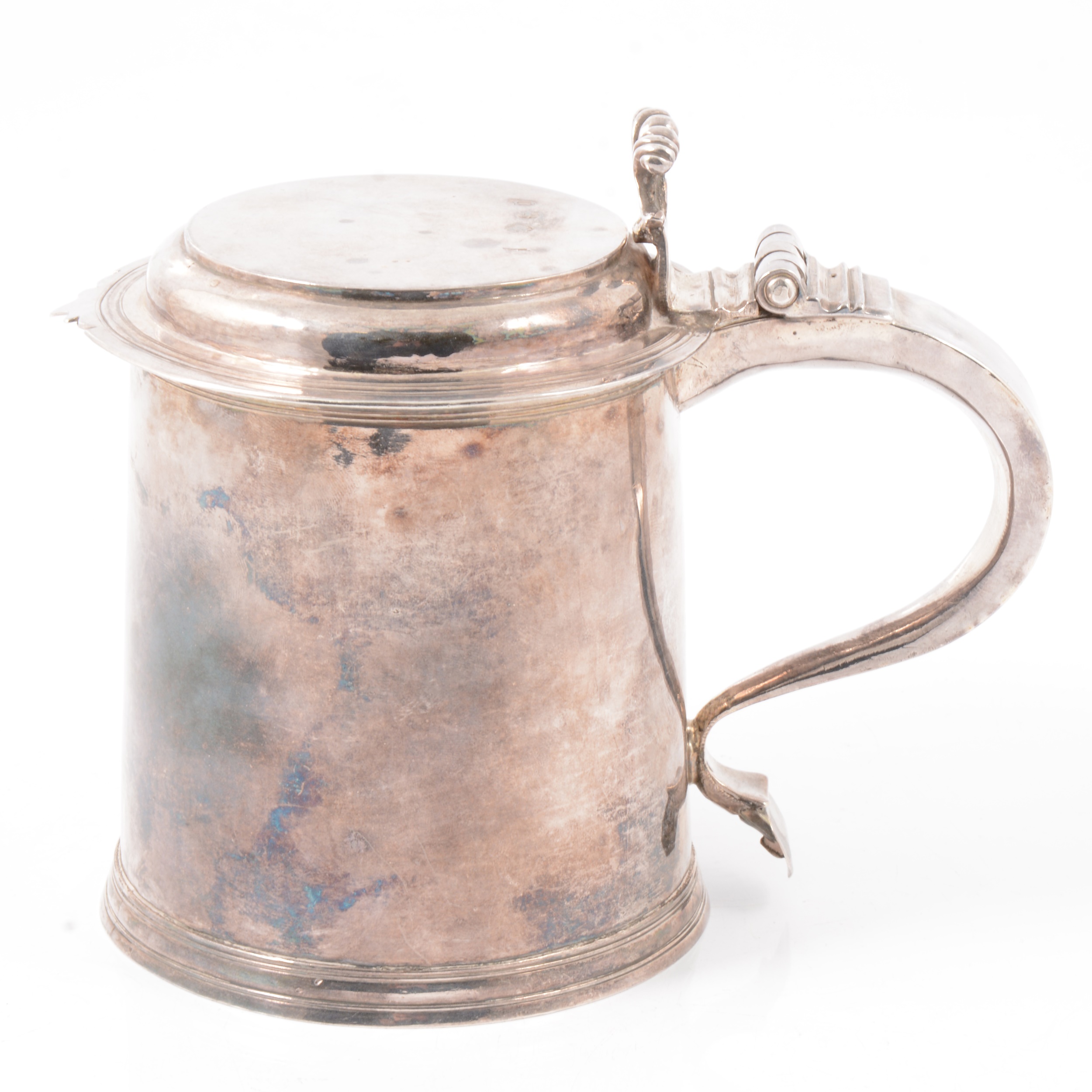 Charles II silver lidded tankard, makers mark I.I, London 1685. - Image 3 of 14