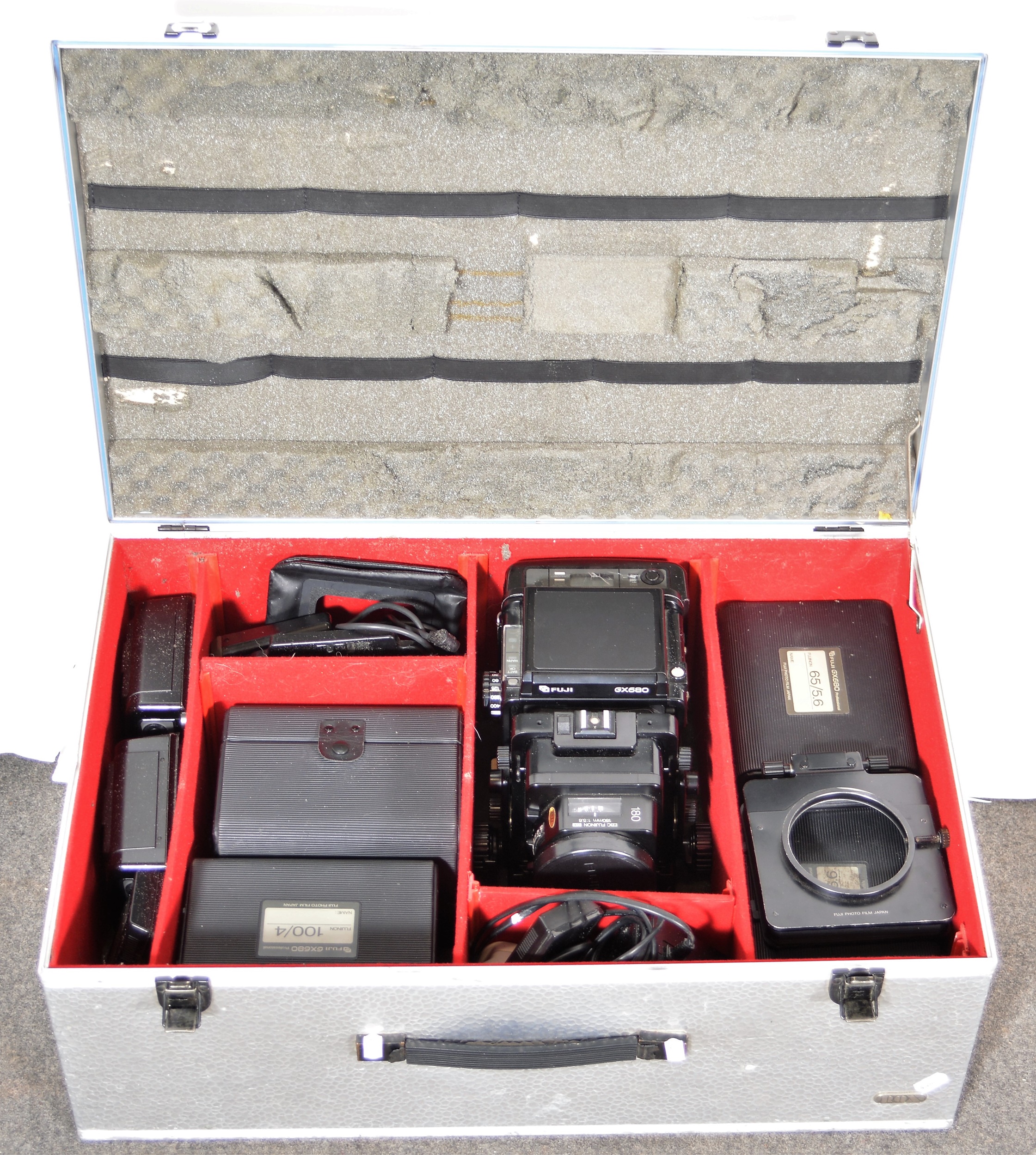 Fuji GX680 6x8 Professional camera outfit, lenses and case. - Image 2 of 3