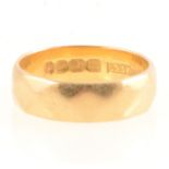 18 carat yellow gold wedding band.