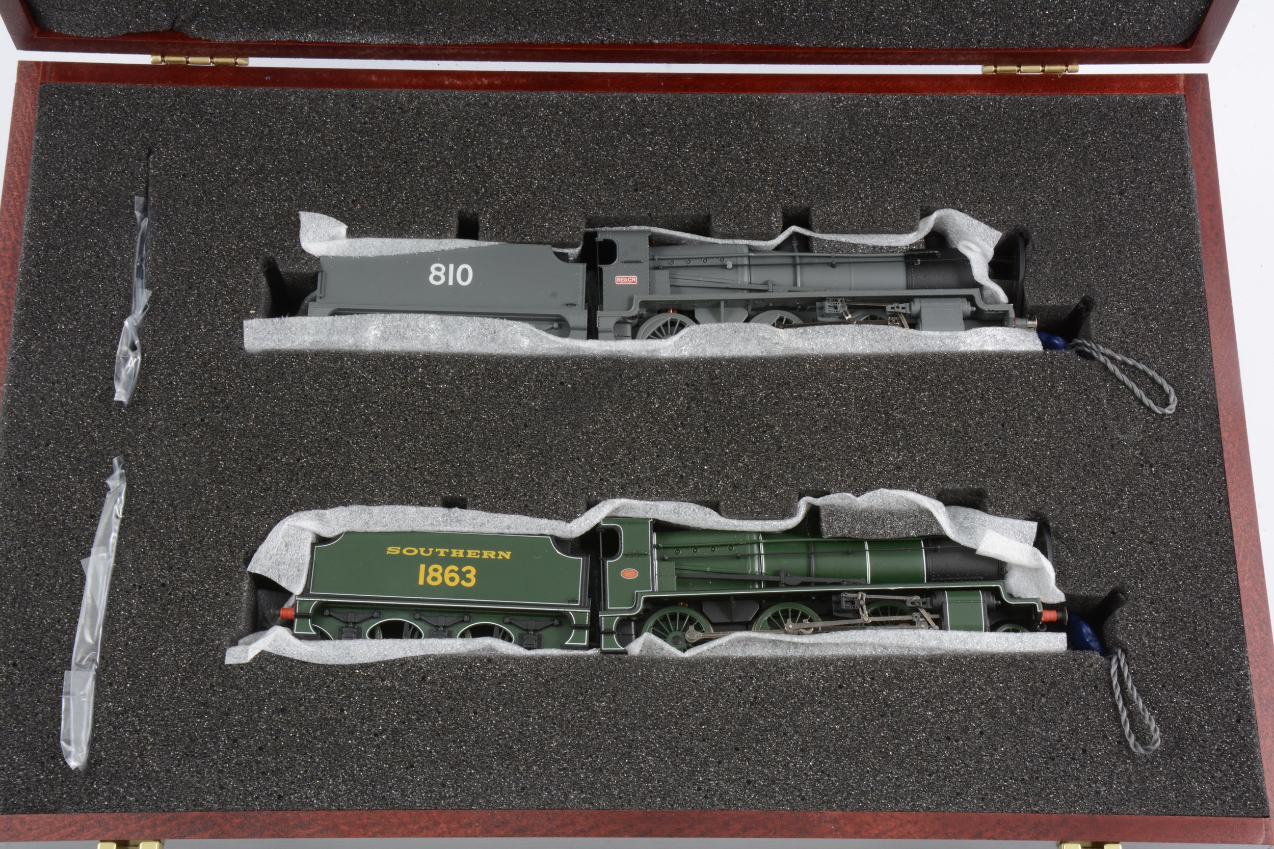 Two locomotives Bachmann Class N 2-6-0 set, in wooden case and certificate. - Image 2 of 2