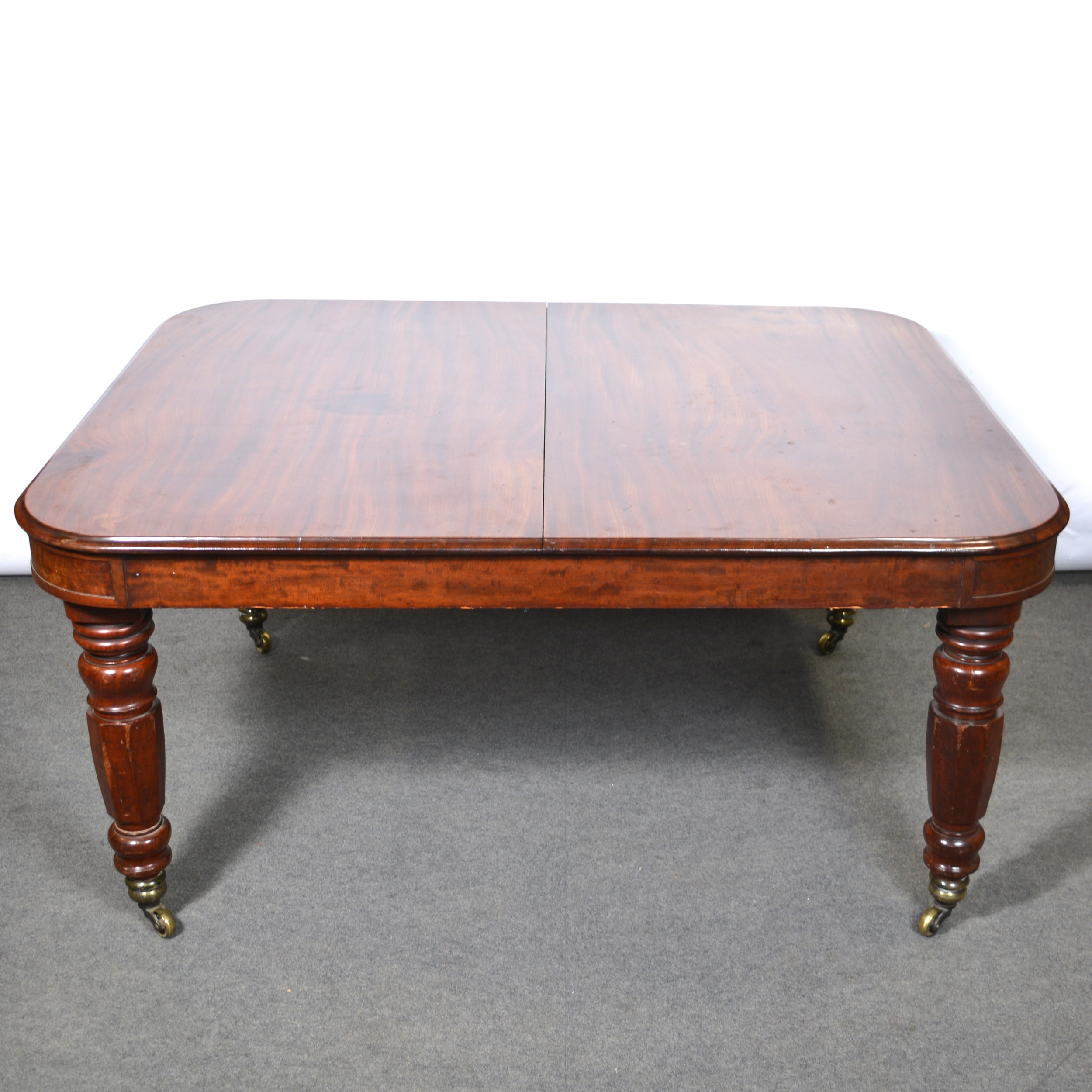Victorian mahogany pullout dining table
