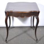 Edwardian walnut dropleaf centre table