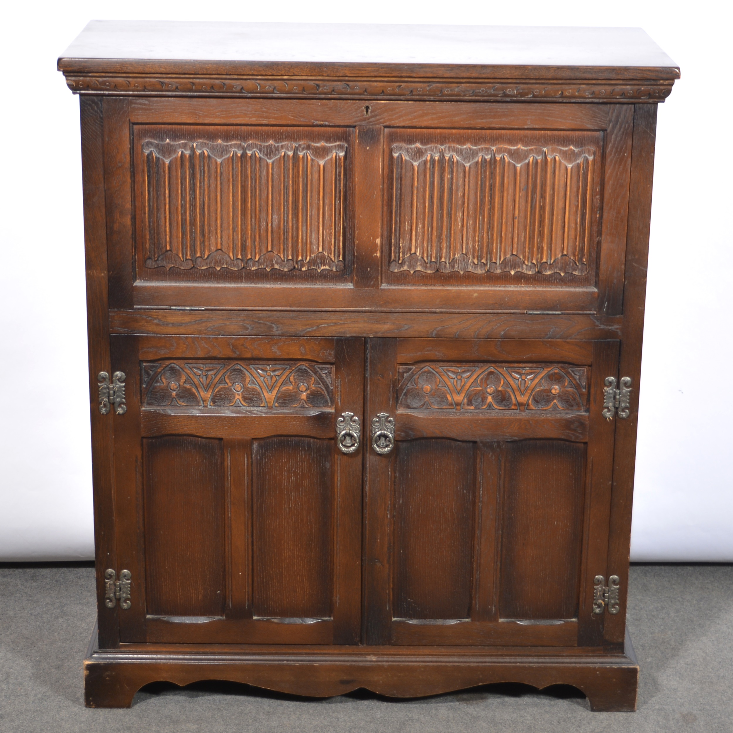 Reproduction oak cocktail cabinet, corner cupboard and blanket box and bureau, - Image 3 of 5