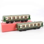 Two Hornby O gauge No.2 Pullman coaches, green