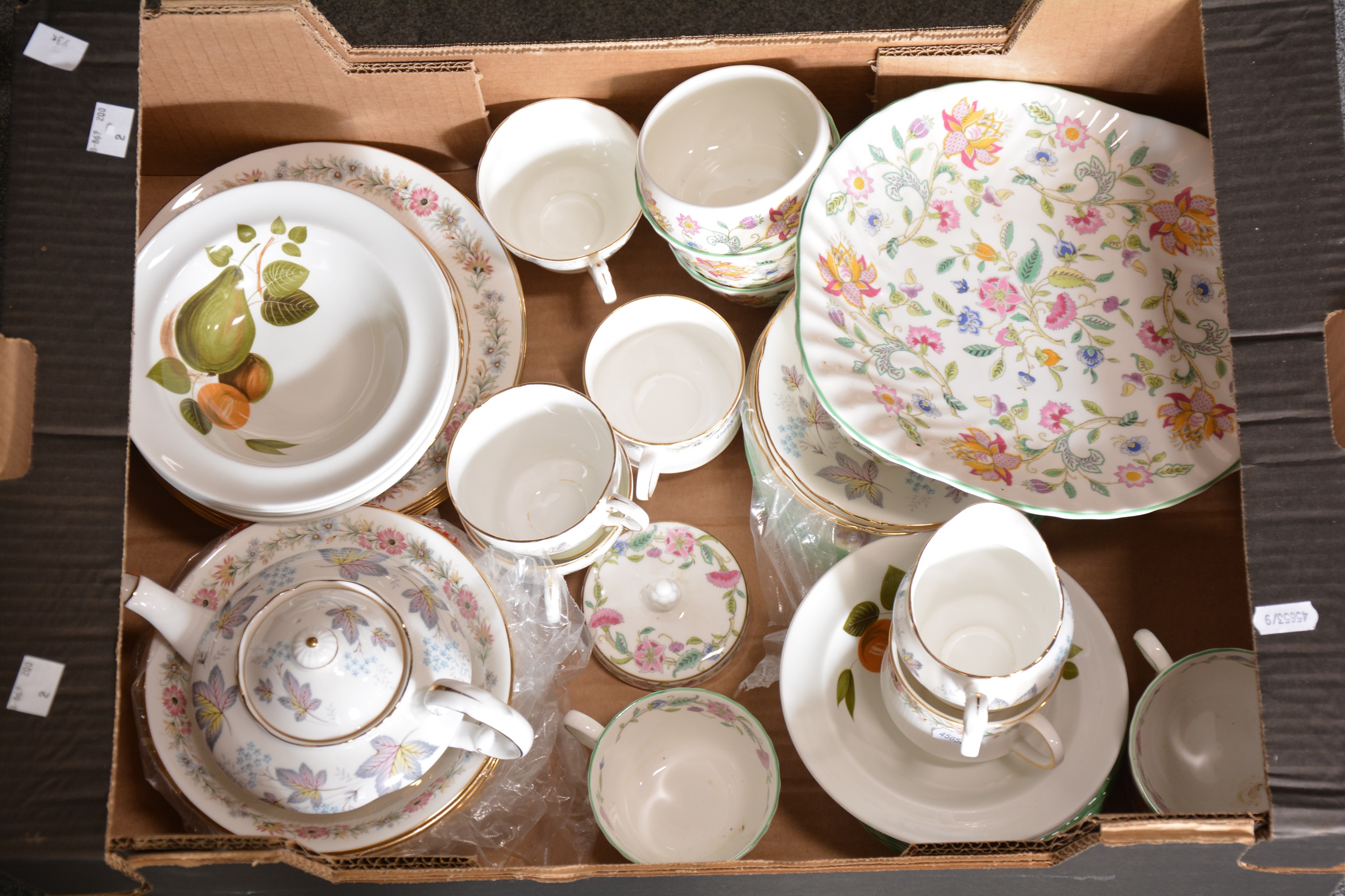 A Paragon "Belinda" tea service and Mintons "Haddon Hall" teaware. - Image 2 of 2