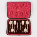 Set of Victorian silver teaspoons and tongs, cased,