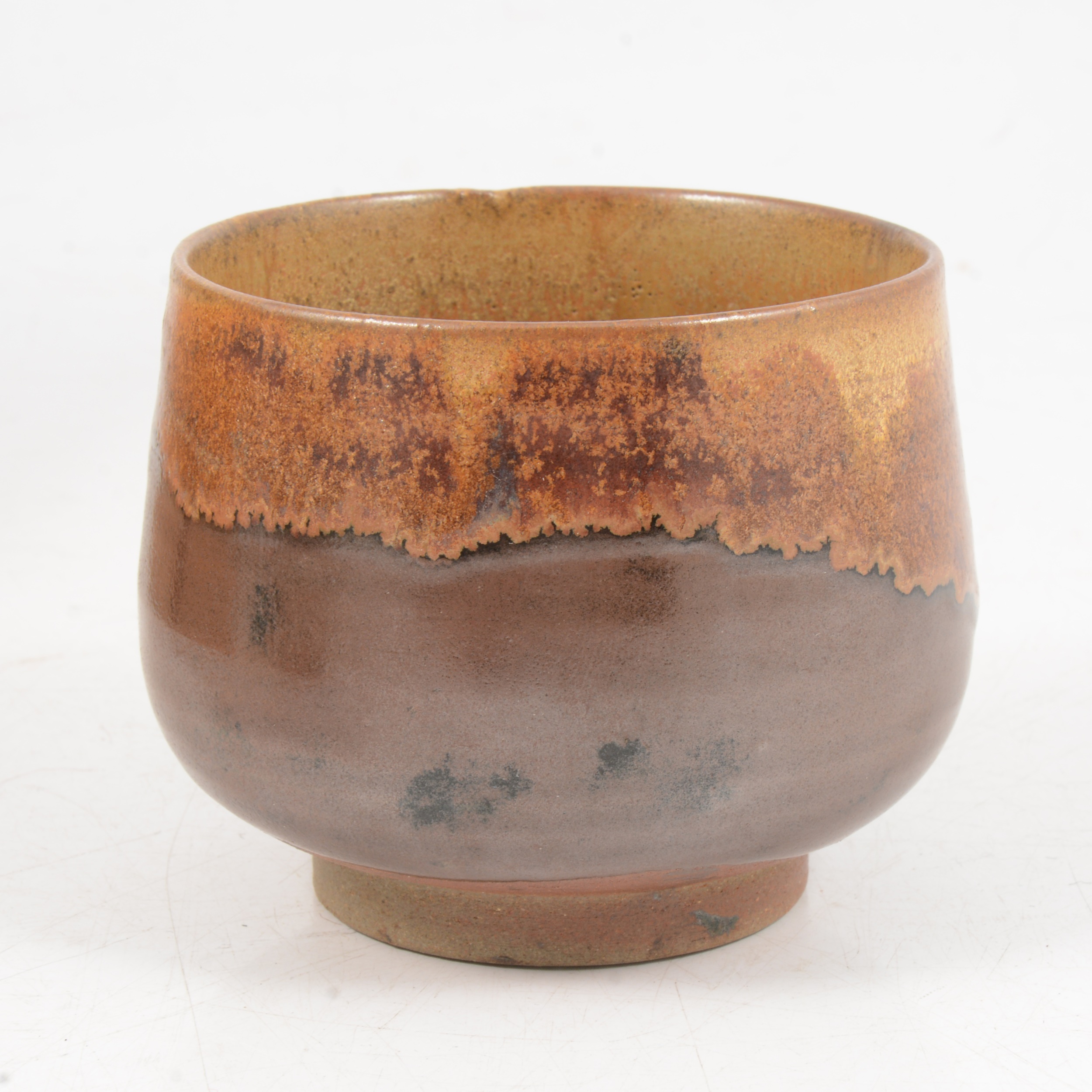 Shimaoka Tatsuzo, a stoneware teabowl; and another Korean teacup - Image 12 of 13