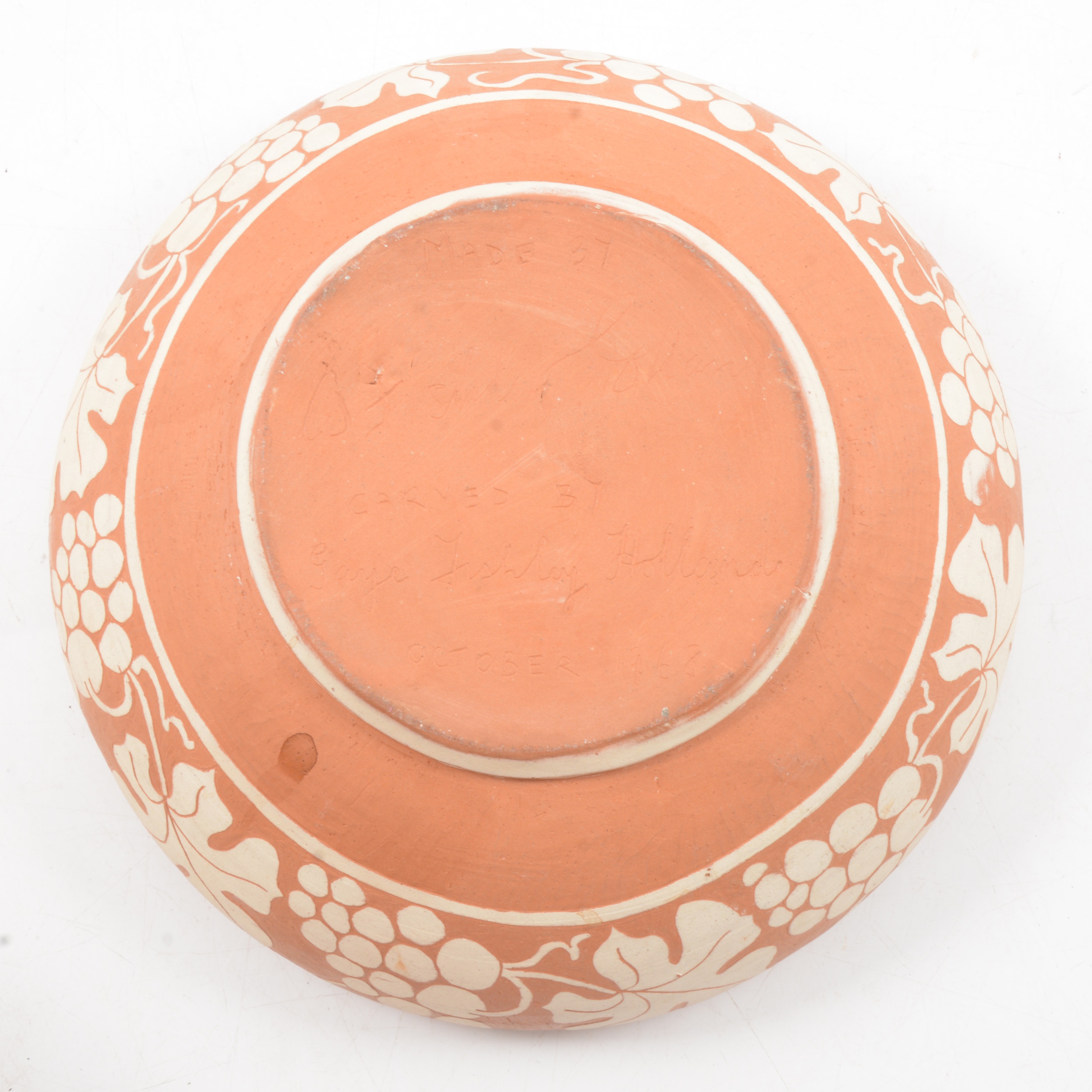 Five pieces of terracotta sgraffito ware by William and Gaye Fishley Holland. - Image 11 of 11