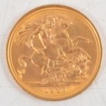 Elizabeth II gold Sovereign coin, 1967, 8g.