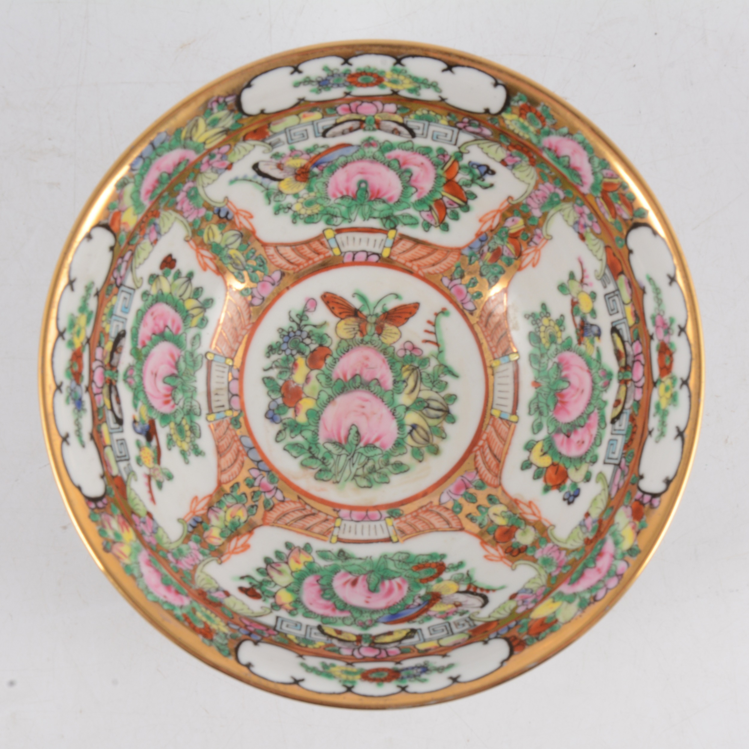 A reproduction Chinese porcelain rosebowl - Image 4 of 5