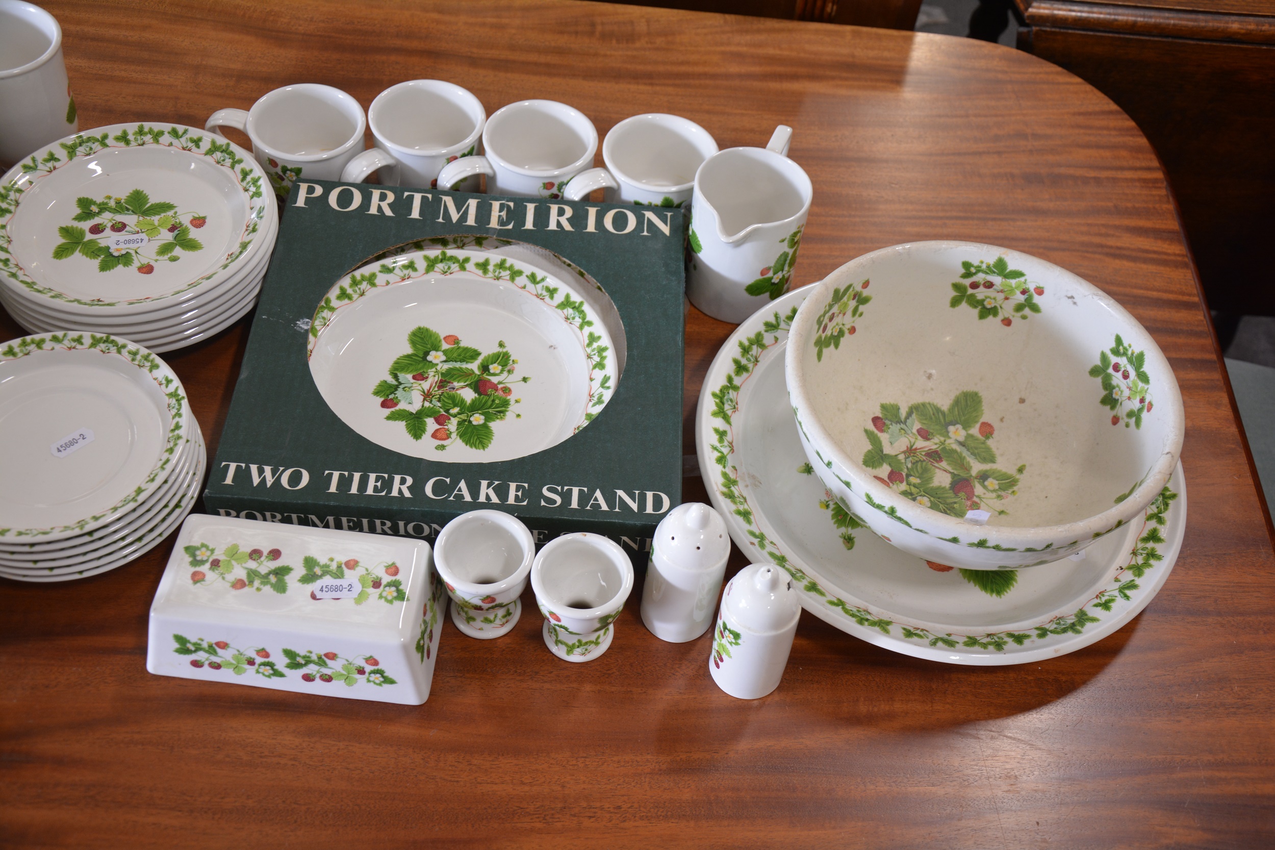 Portmeirion 'Summer Strawberries' pattern tea/breakfast ware. - Image 3 of 3