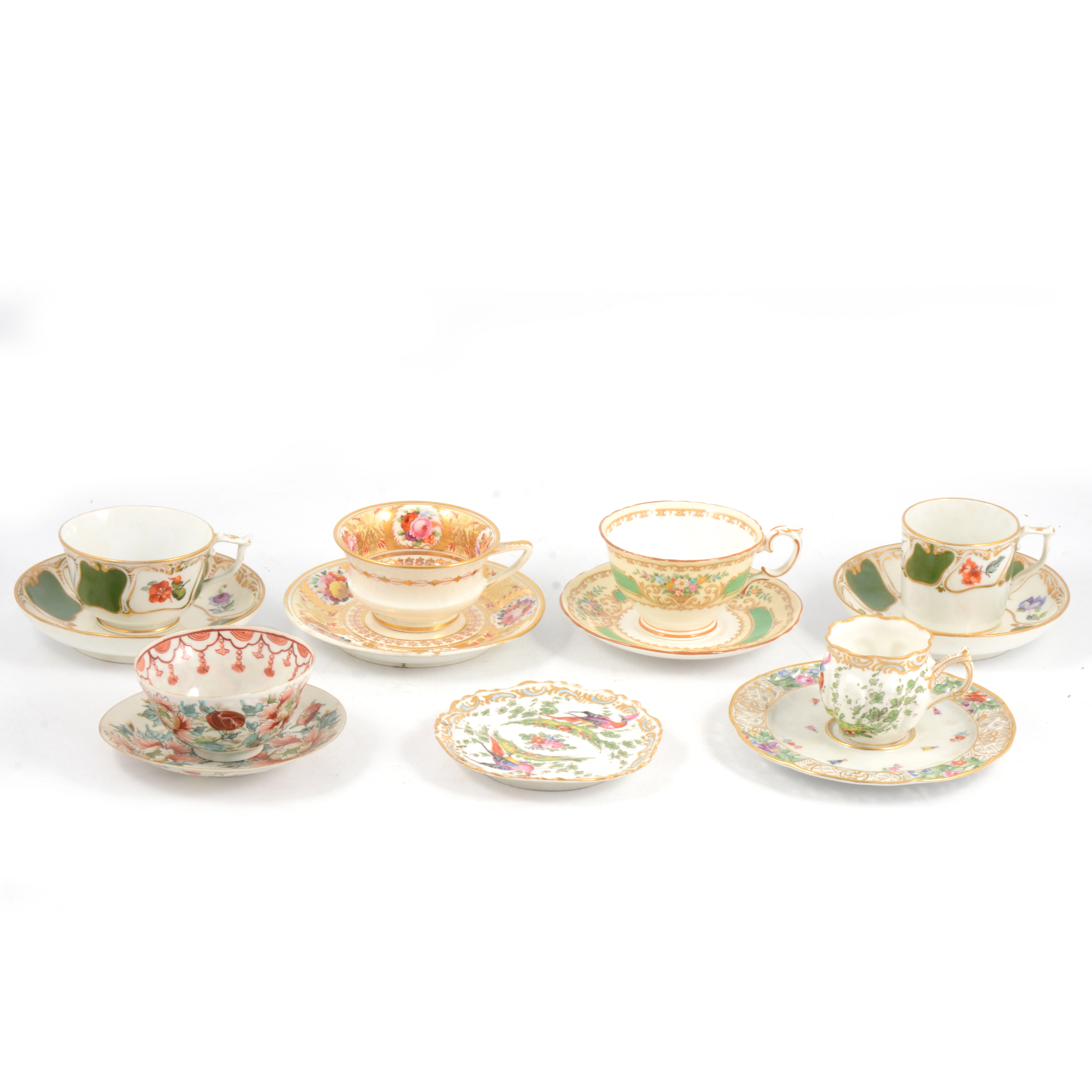 Quantity of decorative cabinet cups and saucers