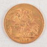 George V gold Sovereign coin, 1913, 8g.