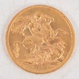 George V gold Sovereign coin, 1912, 8g.