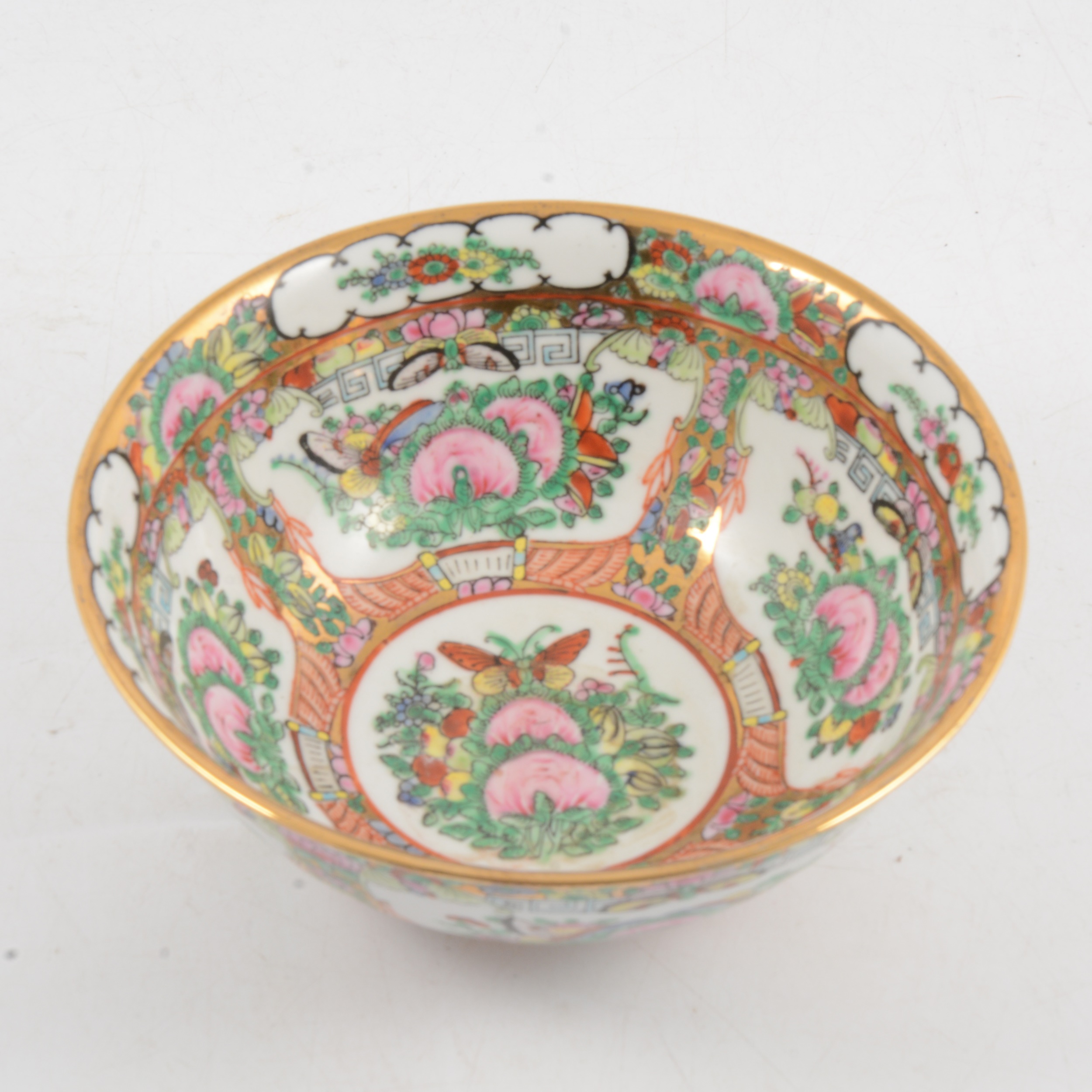 A reproduction Chinese porcelain rosebowl - Image 3 of 5