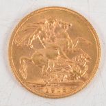 George V gold Sovereign coin, 1913, 8g.