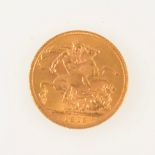 George V gold Sovereign coin, 1913, 8g.