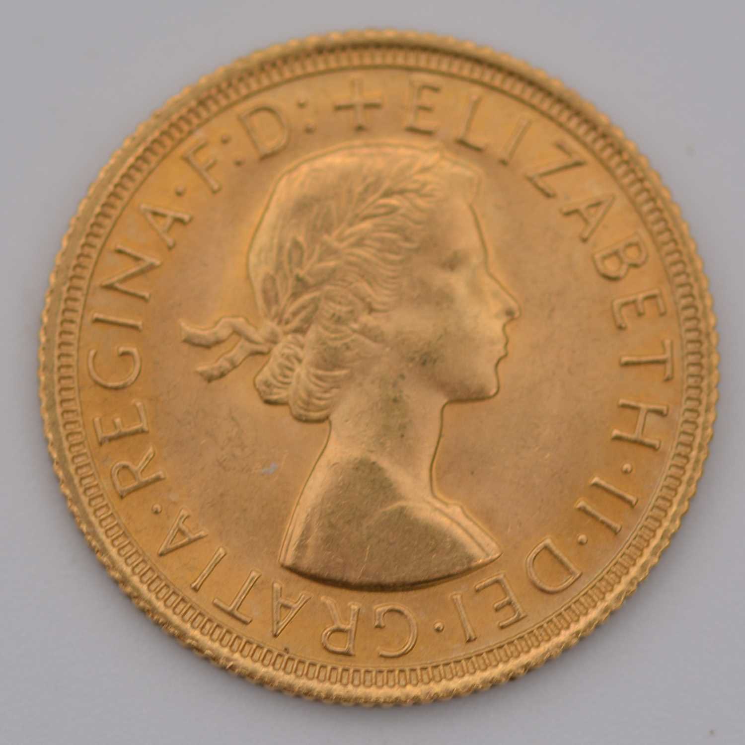 Elizabeth II gold Sovereign coin, 1967, 8g. - Image 2 of 2