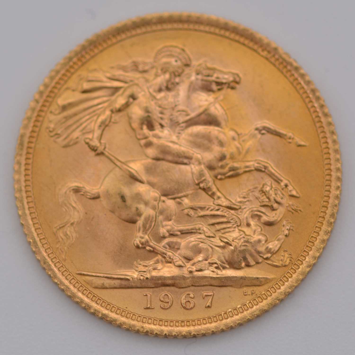 Elizabeth II gold Sovereign coin, 1967, 8g.