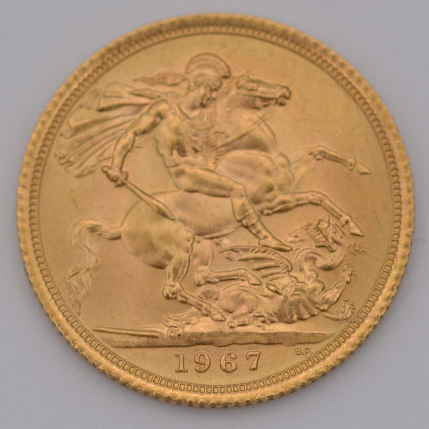 Elizabeth II gold Sovereign coin, 1967, 8g.