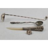 Mother-of pearl letter opener with silver handle, London 1916, a silver brooch and two white metal s
