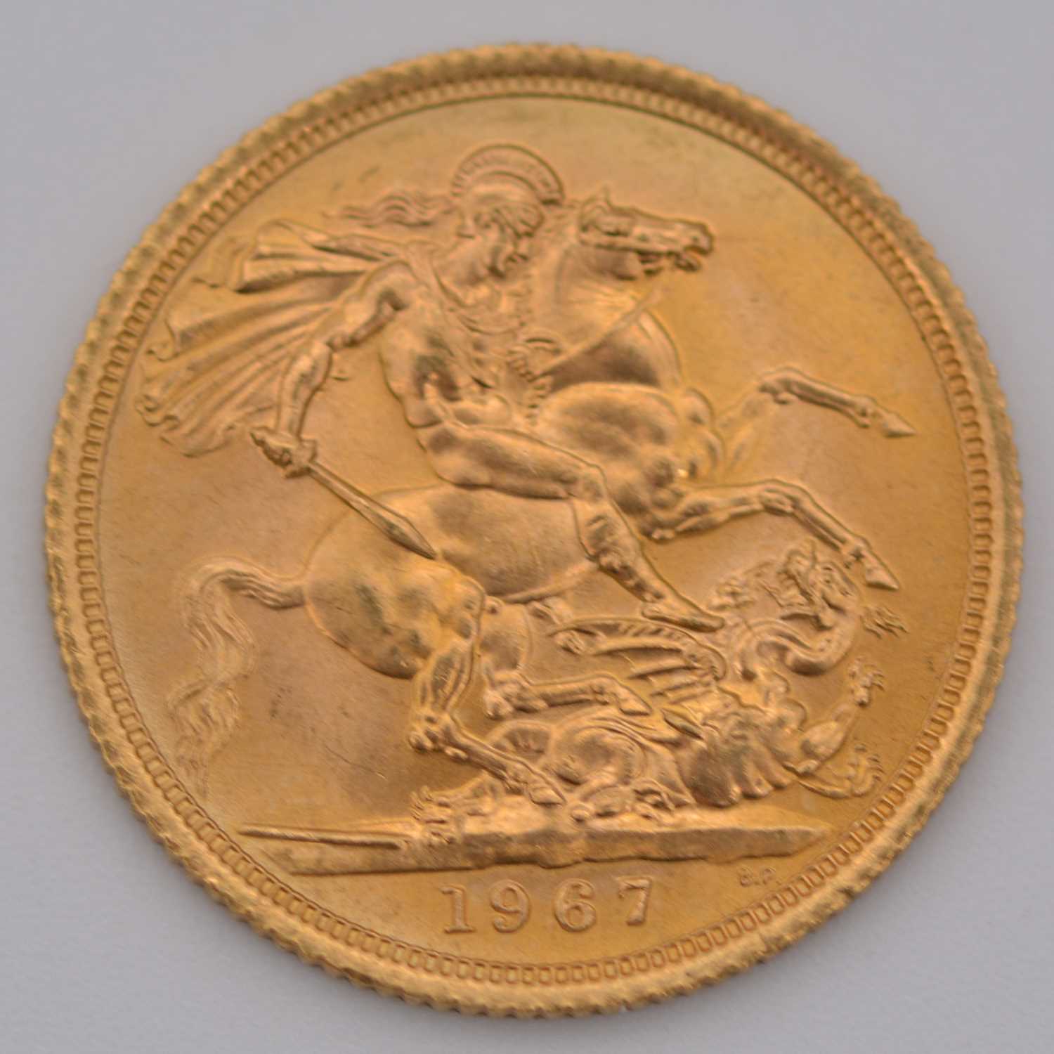 Elizabeth II gold Sovereign coin, 1967, 8g.