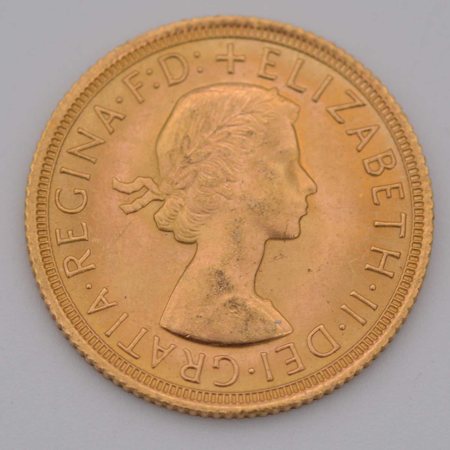 Elizabeth II gold Sovereign coin, 1967, 8g. - Image 2 of 2