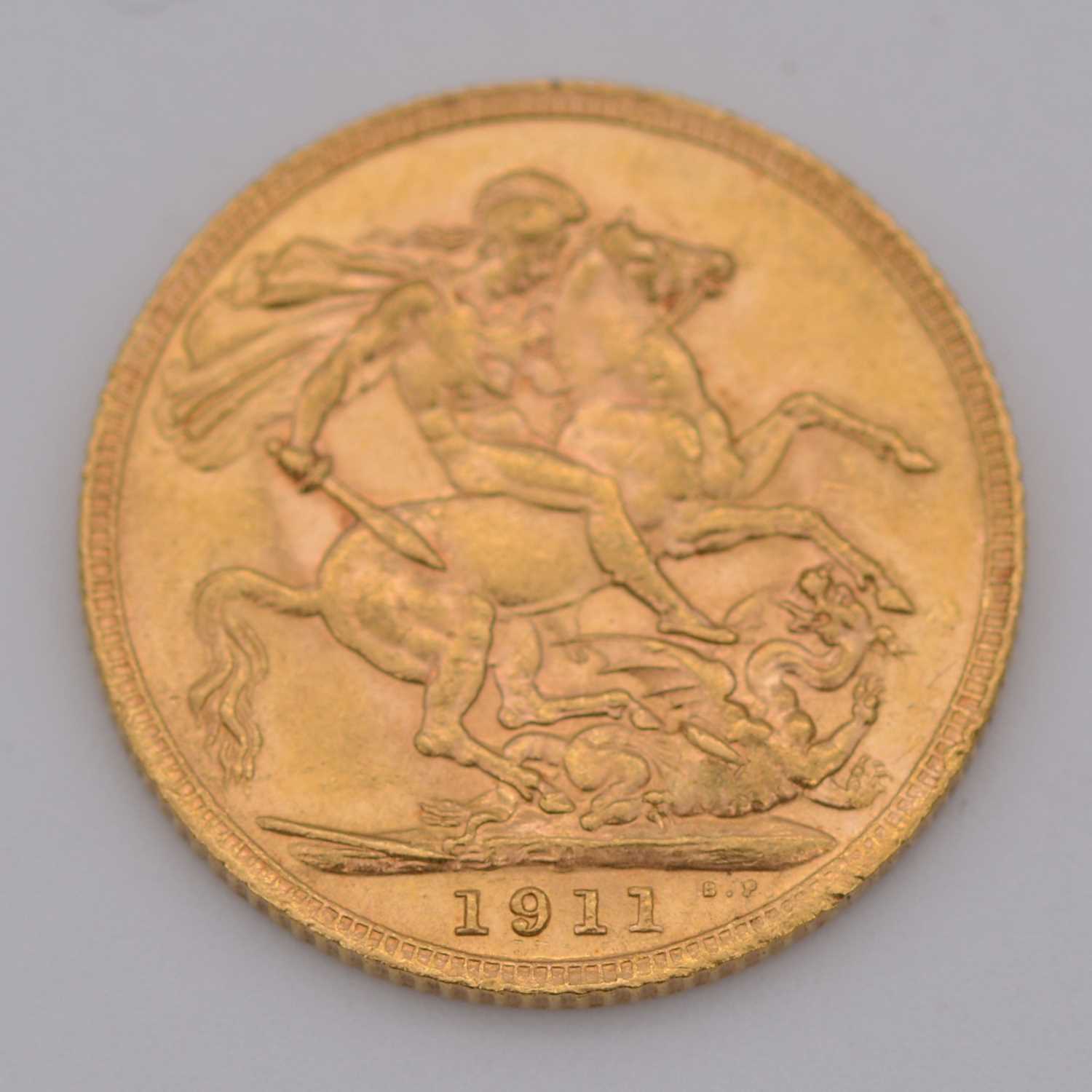 George V gold Sovereign coin, 1911, 8g.