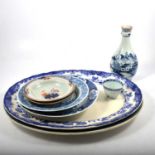 Chinese blue and white vase, export plates, teabowl and other ceramics.