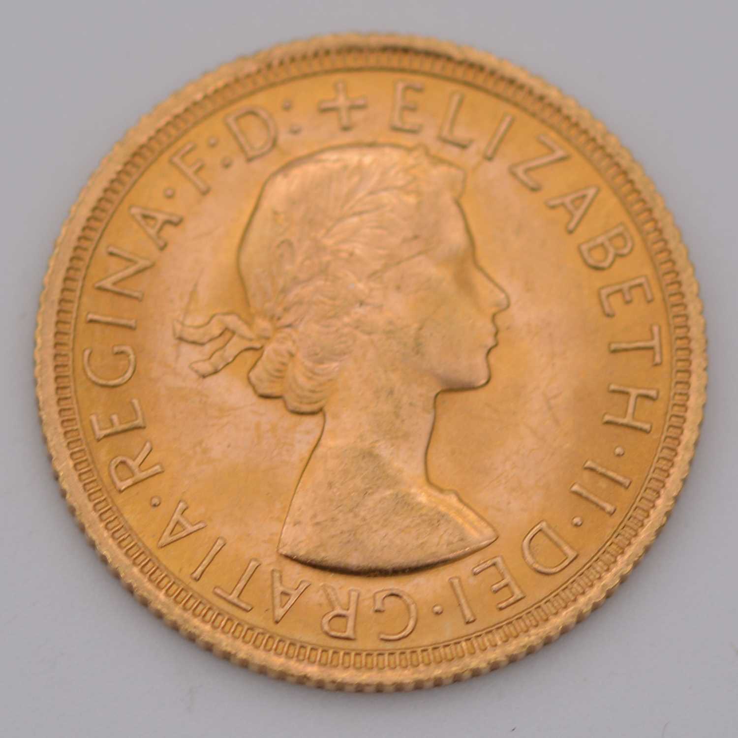 Elizabeth II gold Sovereign coin, 1967, 8g. - Image 2 of 2