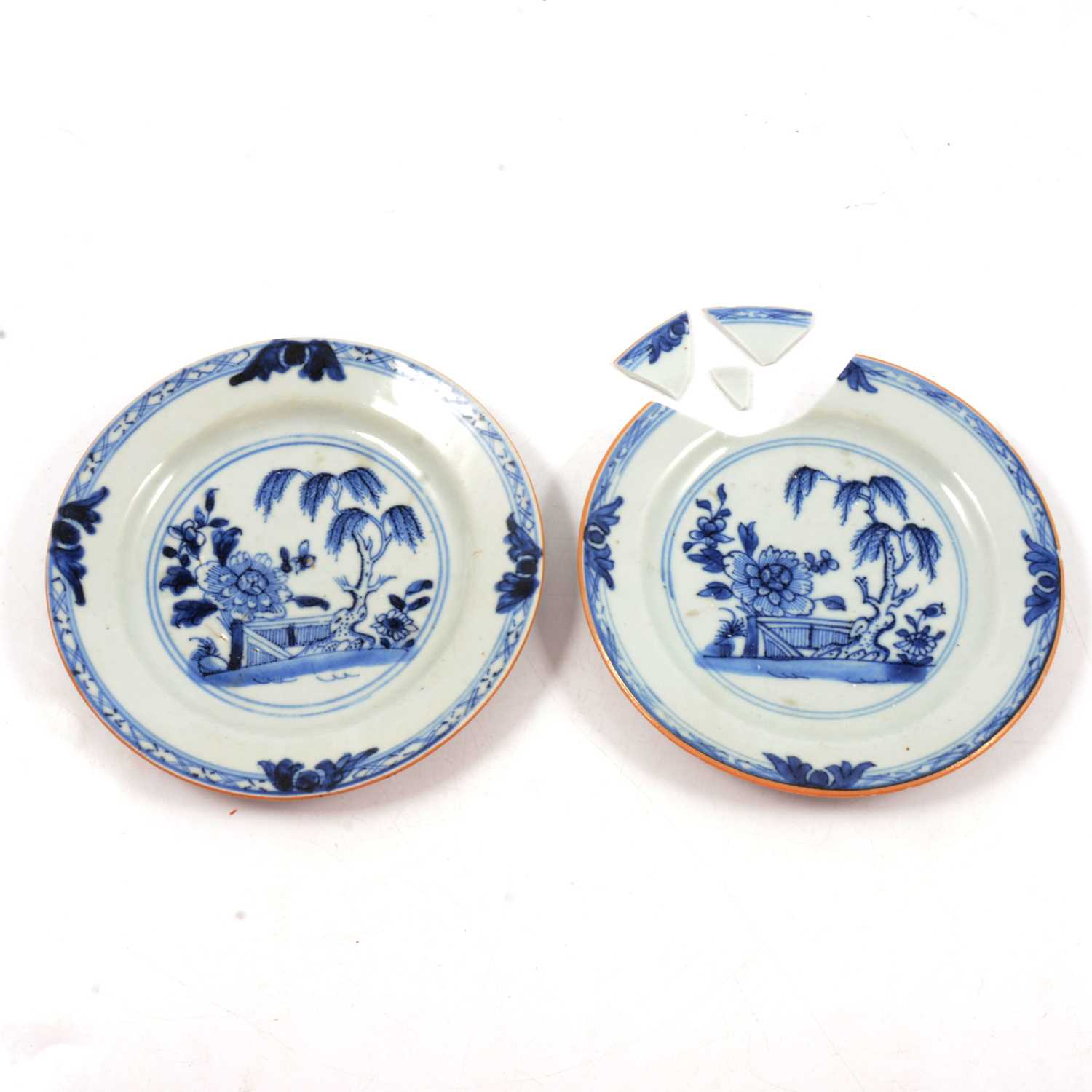 Two Chinese export blue and white saucers.