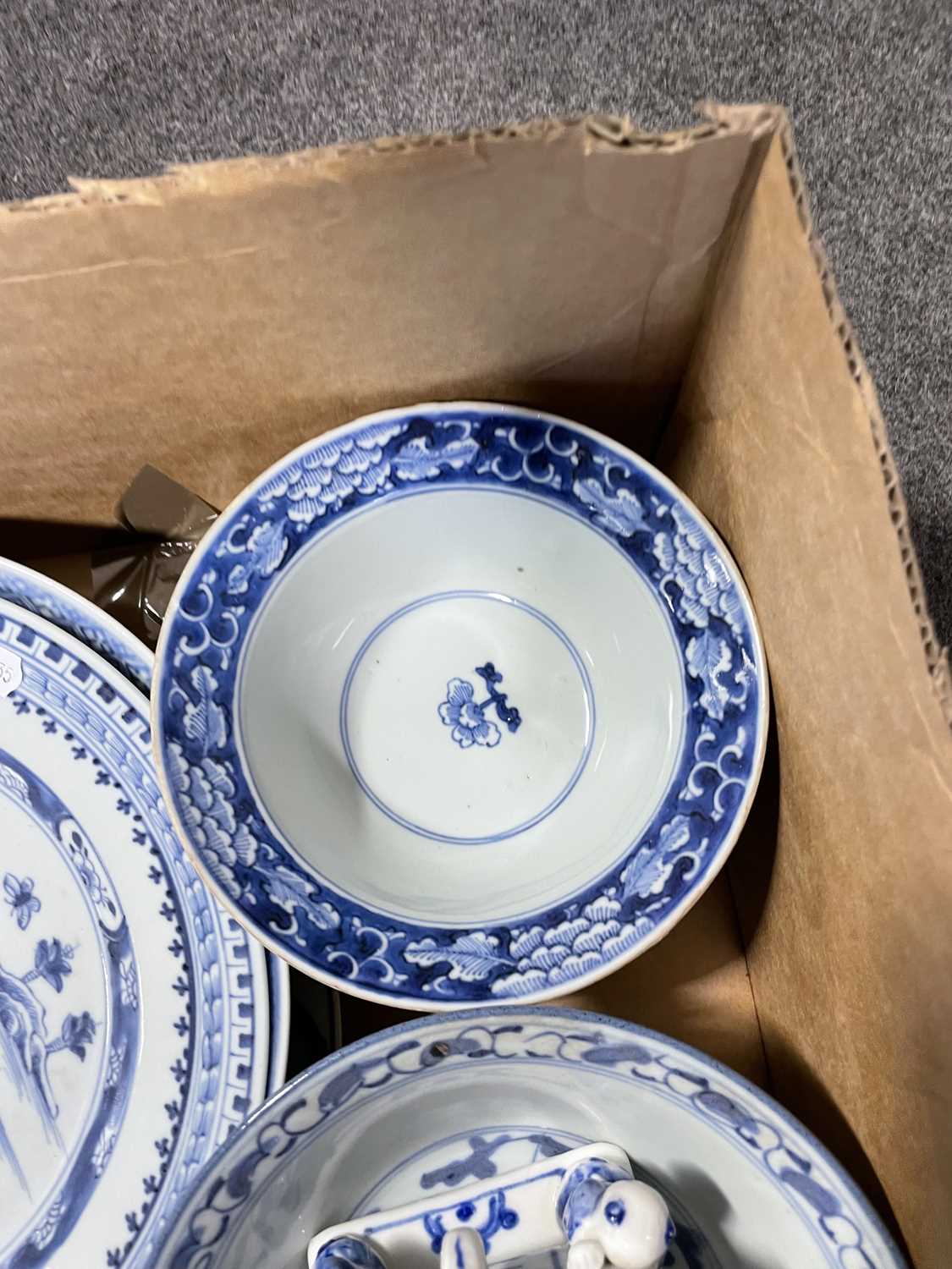 Chinese blue and white bowl, Kangxi style teapot, etc. - Bild 3 aus 11