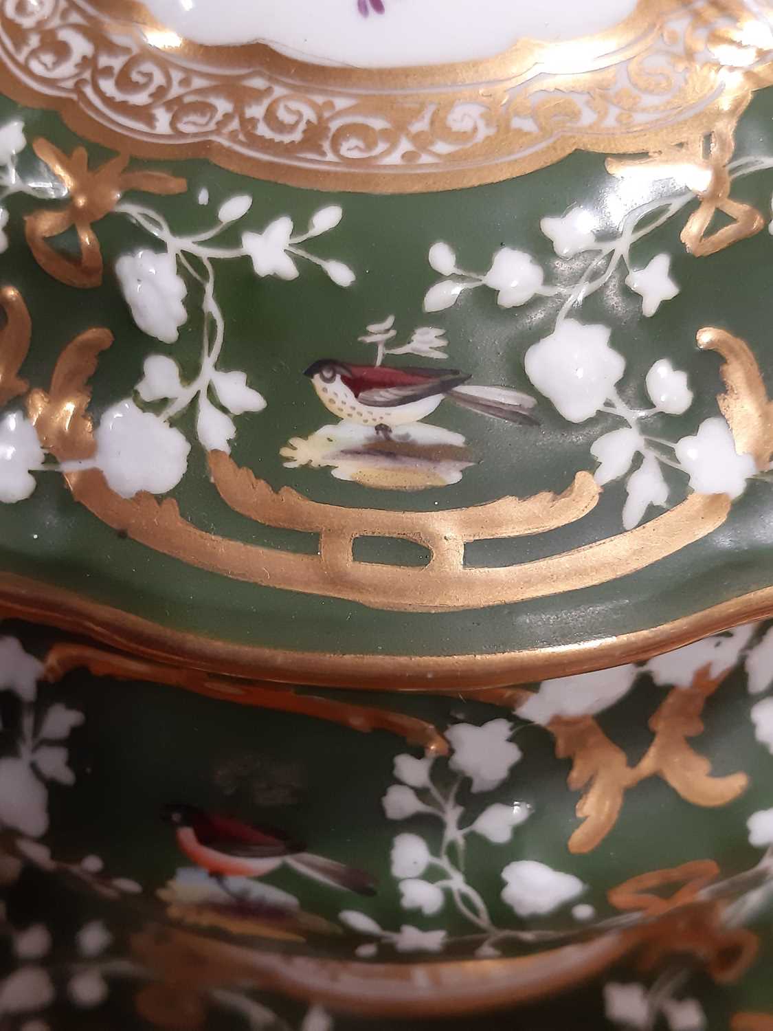 Rose & Co Coalport sauce tureen and stand. - Bild 2 aus 13